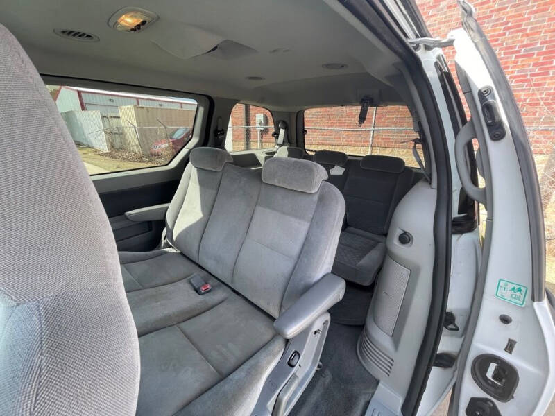 2004 Ford Freestar S