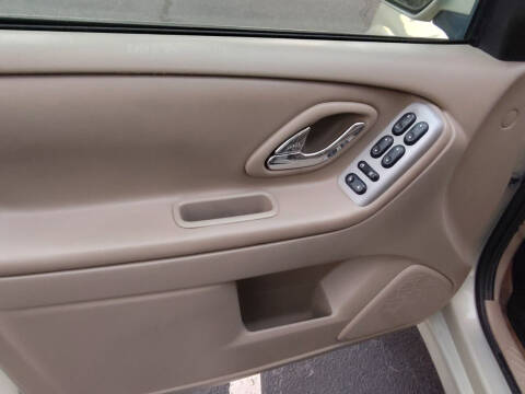 2005 Mazda Tribute s