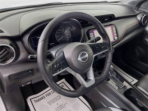 2022 Nissan Kicks SR