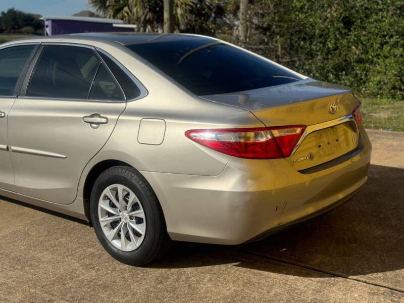 2017 Toyota Camry LE