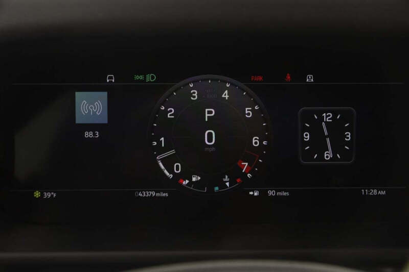 2023 Land Rover Defender 110 V8