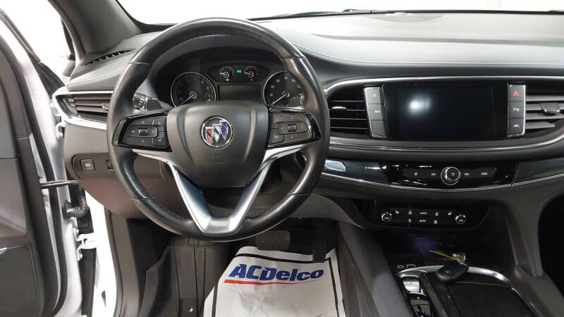 2022 Buick Enclave Essence