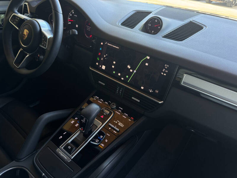 2023 Porsche Cayenne Coupe Platinum Edition