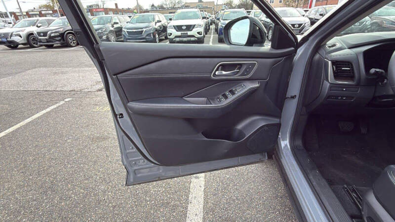 2024 Nissan Rogue Platinum