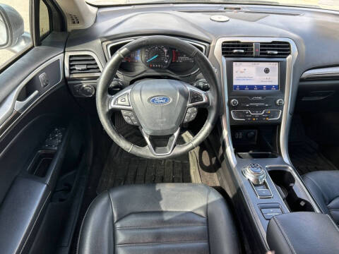 2020 Ford Fusion SEL