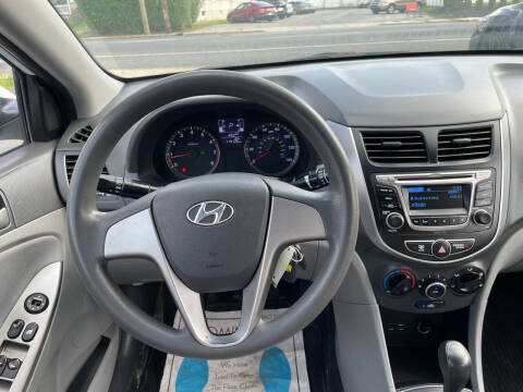 2017 Hyundai Accent SE