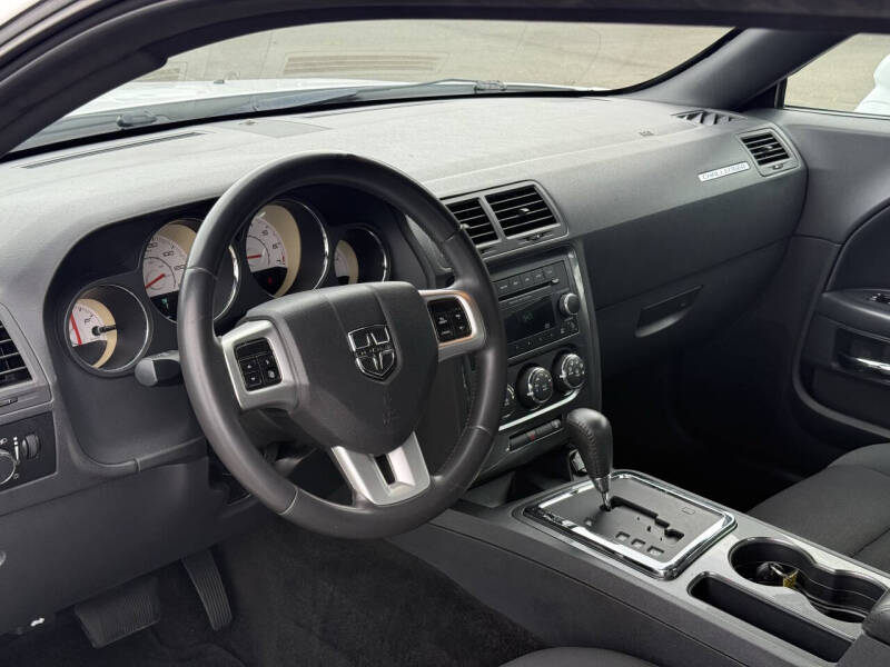 2013 Dodge Challenger SXT