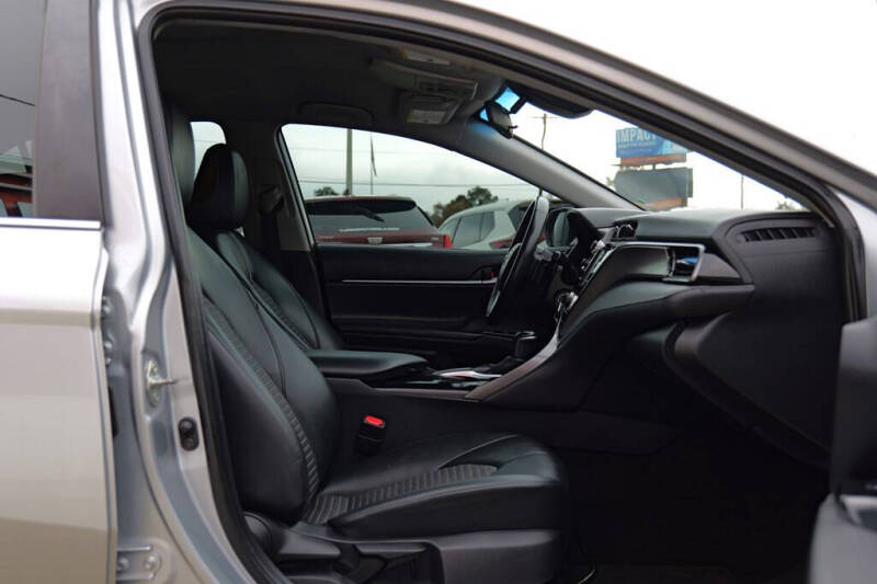 2020 Toyota Camry SE