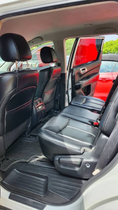 2017 Nissan Pathfinder SV