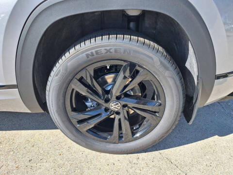 2026 Volkswagen Atlas Cross Sport SEL R-Line Black 4Motion