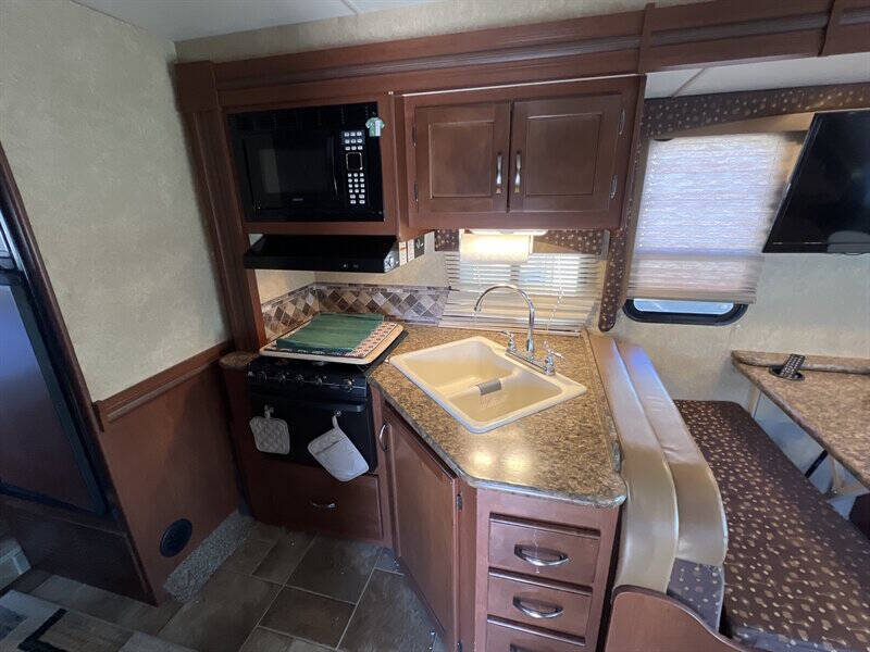 2014 Ford E-Series E-450 SD