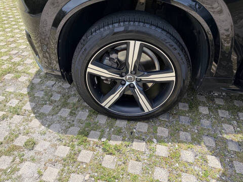 2019 Volvo XC90 T6 R-Design