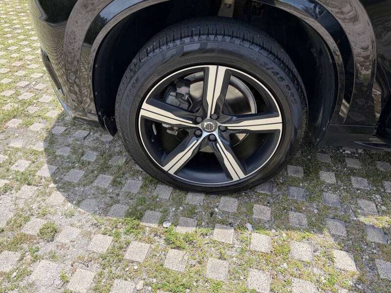 2019 Volvo XC90 T6 R-Design