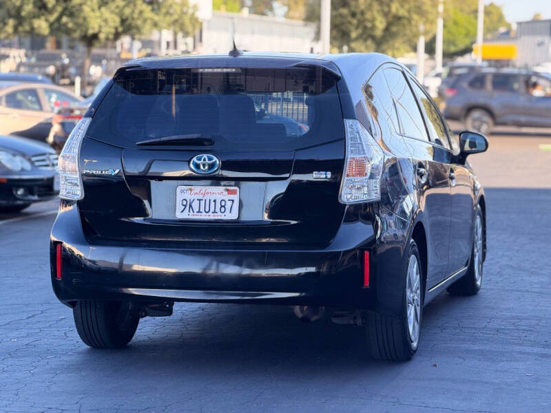 2012 Toyota Prius v Five