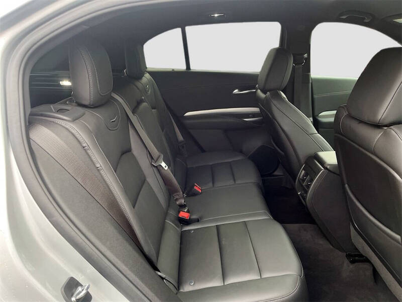 2022 Cadillac XT4 Premium Luxury