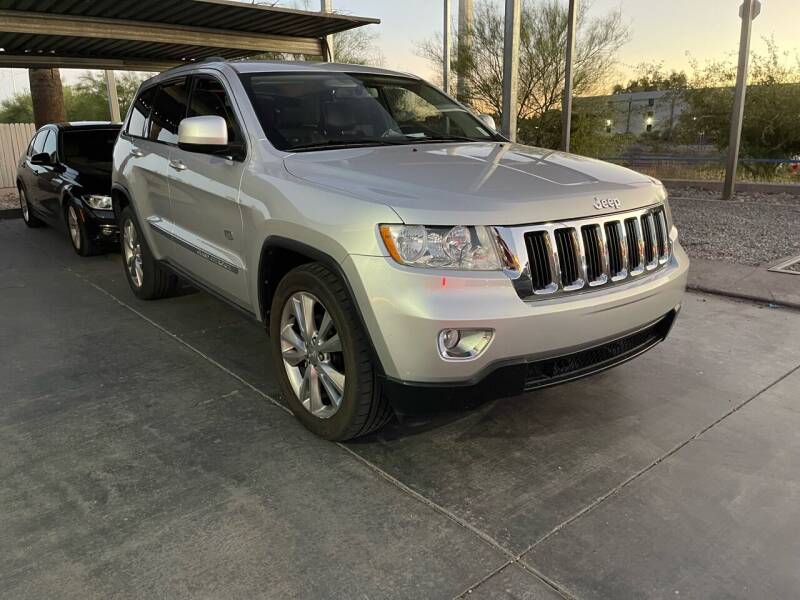 2011 Jeep Grand Cherokee for sale at TANQUE VERDE MOTORS in Tucson AZ