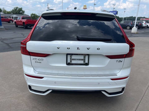 2025 Volvo XC60 T8 Plus Dark Theme