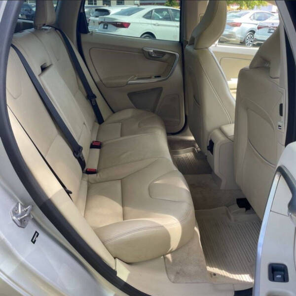 2016 Volvo XC60 T5 Premier