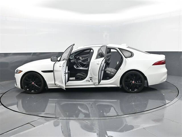 2022 Jaguar XF P300 R-Dynamic SE