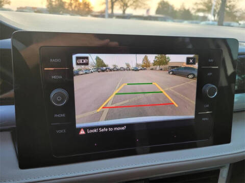 2025 Volkswagen Taos SEL 4Motion