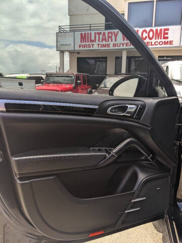 2017 Porsche Cayenne Platinum Edition