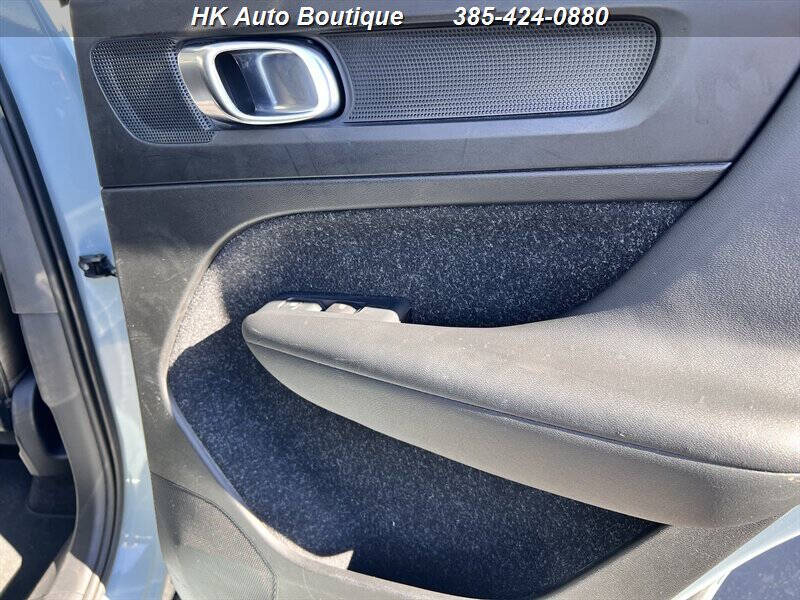 2019 Volvo XC40 T5 Momentum