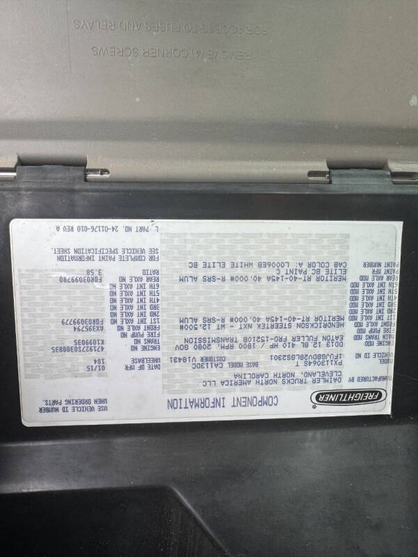 2016 Freightliner CASCADIA DAY CAB