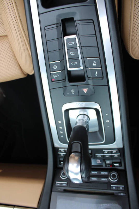 2018 Porsche 911 Carrera