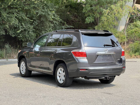 2013 Toyota Highlander SE