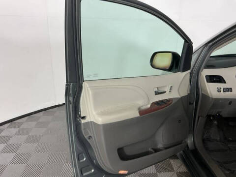 2011 Toyota Sienna Limited 7-Passenger