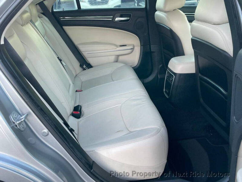 2016 Chrysler 300 Limited Anniversary