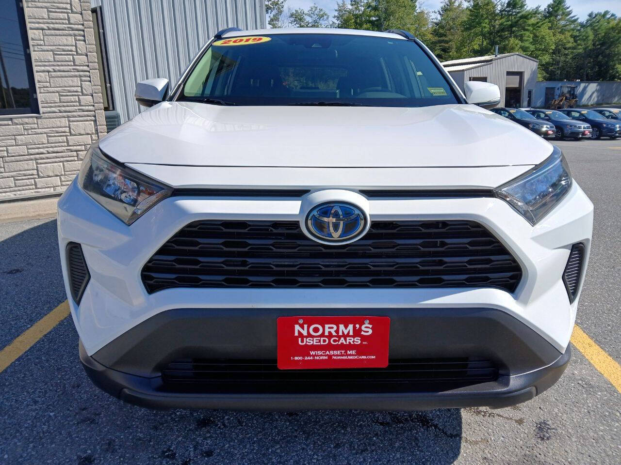 White 2019 Toyota RAV4 Hybrid LE AWD LE 4dr SUV 2