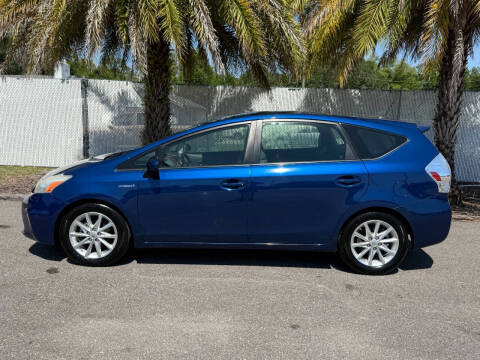 2014 Toyota Prius v Five
