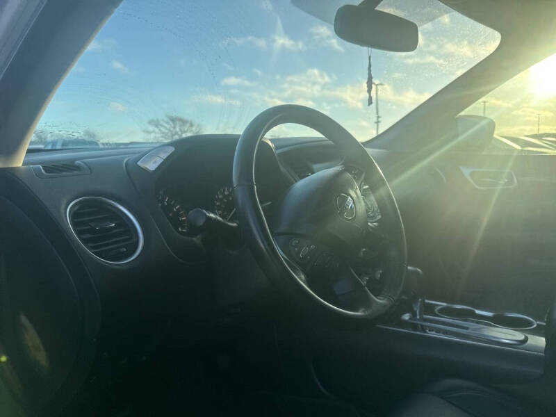 2020 Nissan Pathfinder SV