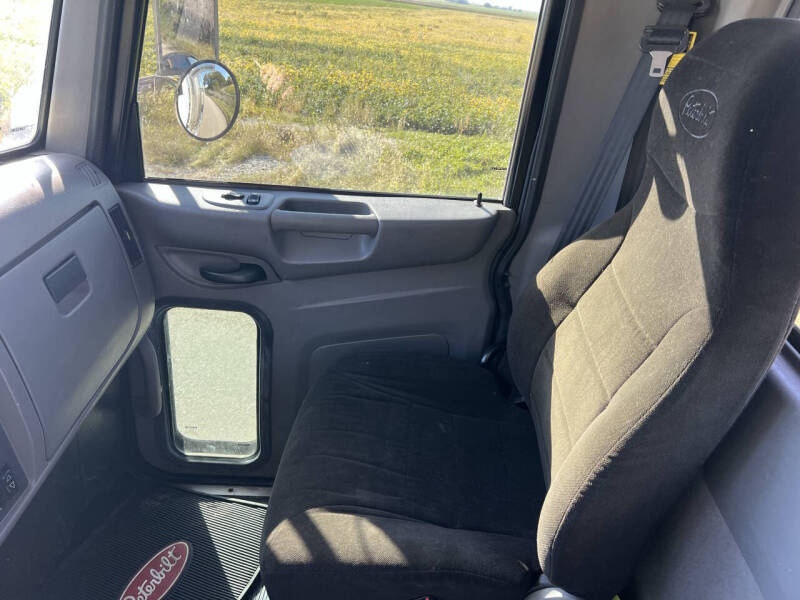 2014 Peterbilt 348