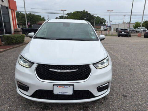 2023 Chrysler Pacifica Plug-In Hybrid Touring L
