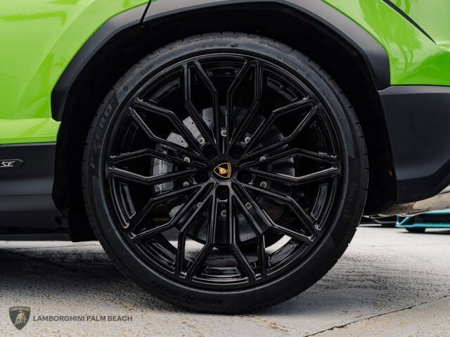 2025 Lamborghini Urus SE