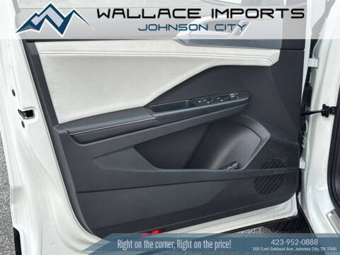 2025 Volkswagen Taos SE 4Motion