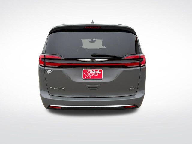 2022 Chrysler Pacifica Touring