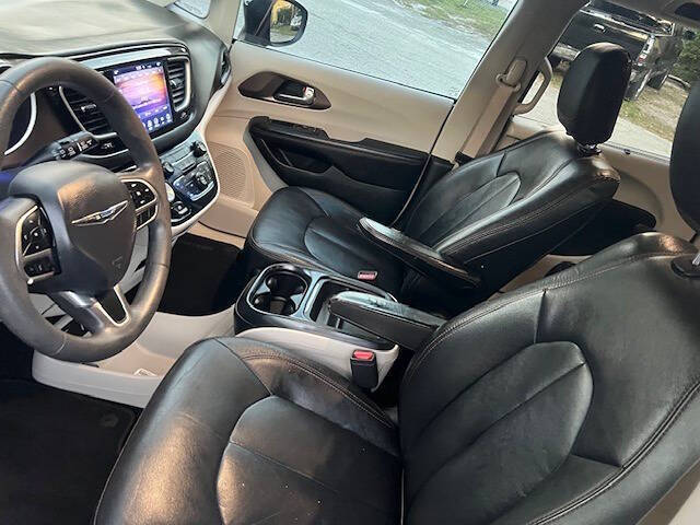 2017 Chrysler Pacifica Touring-L