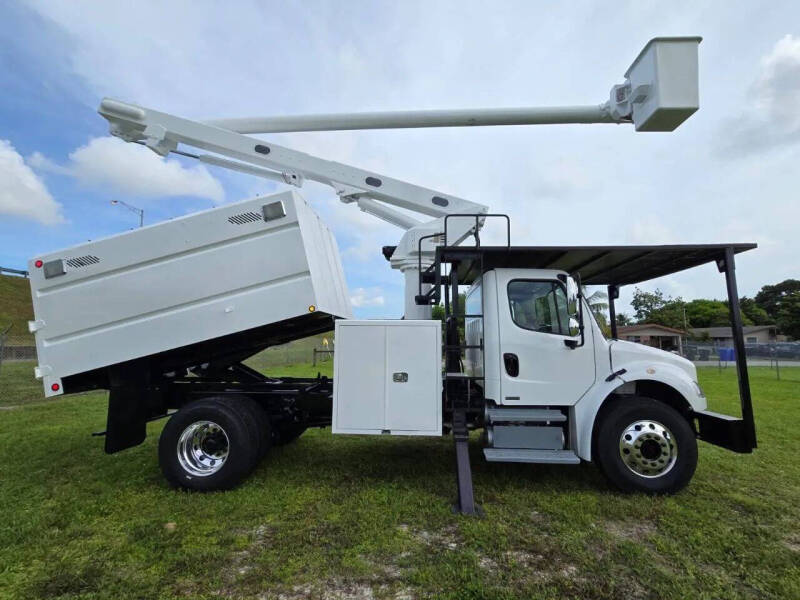 2020 Freightliner M2 106