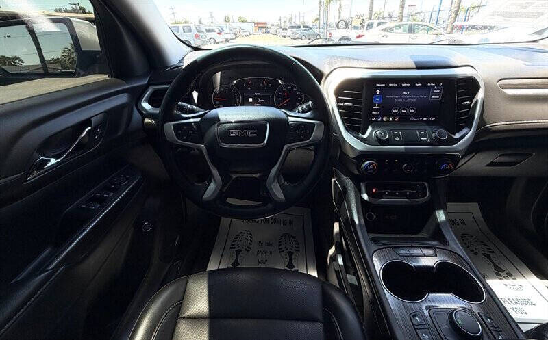 2023 GMC Acadia SLT