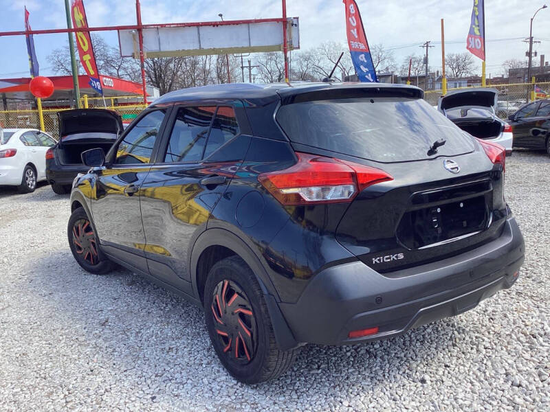2019 Nissan Kicks S