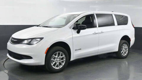 2025 Chrysler Voyager LX