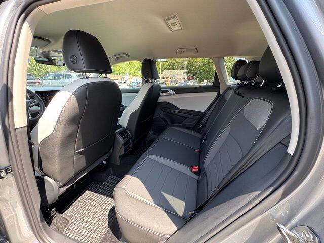 2025 Volkswagen Taos SE 4Motion