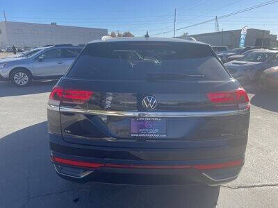 2023 Volkswagen Atlas Cross Sport SE 4Motion
