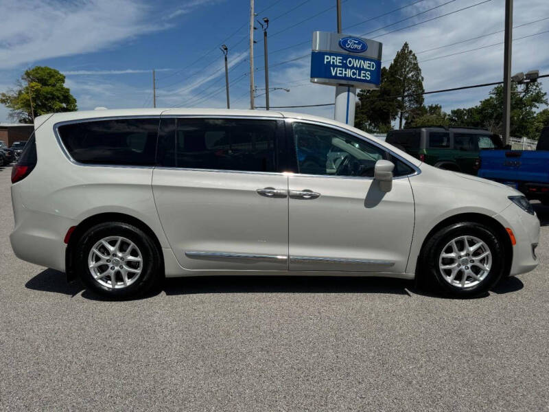 2020 Chrysler Pacifica Touring