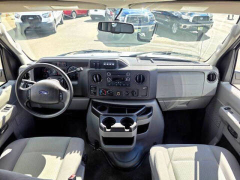 2011 Ford E-Series E-350 SD XLT