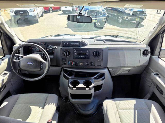 2011 Ford E-Series E-350 SD XLT