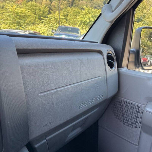 2011 Ford E-Series E-350 SD